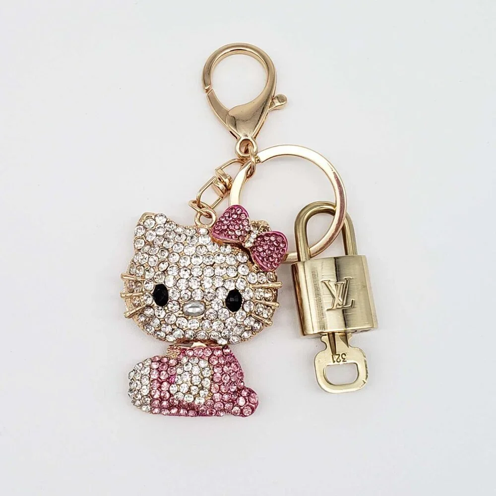 LV Authentic Gold Padlock 🔒 Key Set w/ Unbranded Hello Kitty Keychain Charm